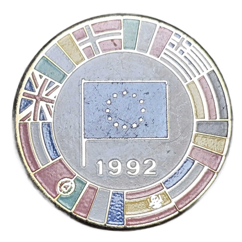 Vintage 1992 European Union Treaty Member Nations Flag Commemorative Pin G18